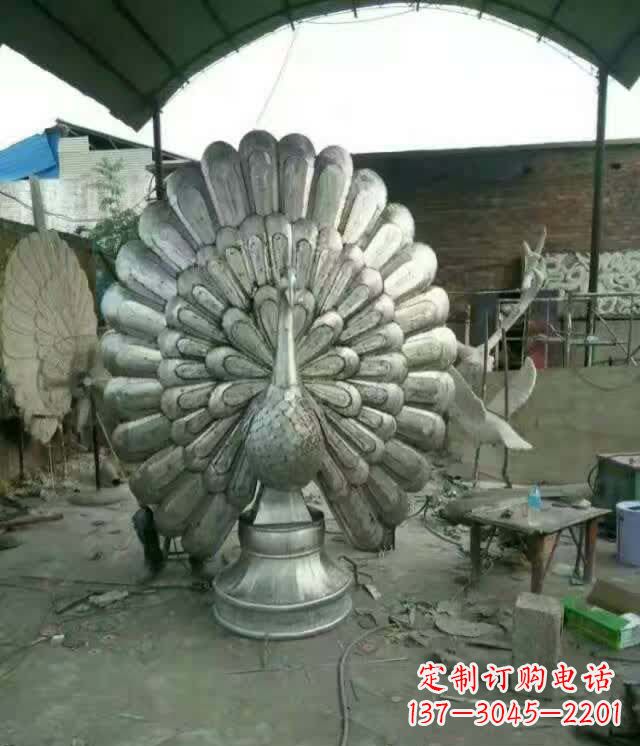 山东该孔雀雕塑
