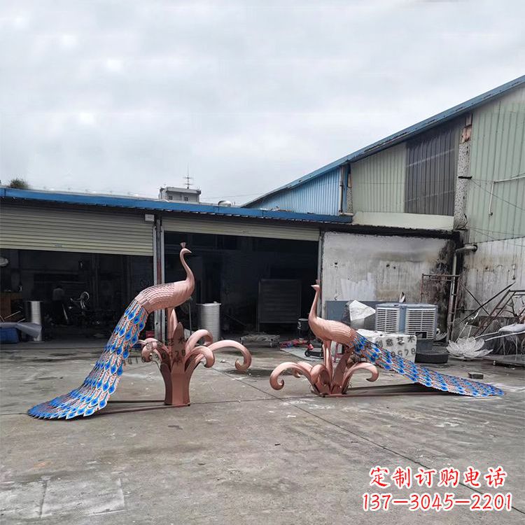 山东不锈钢孔雀彩色雕塑