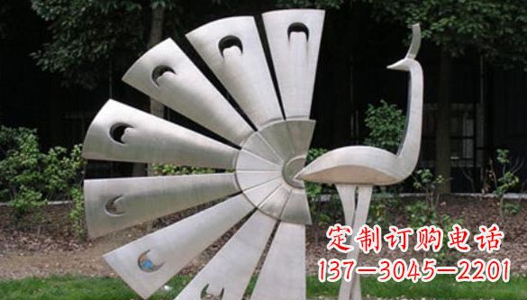 山东不锈钢孔雀雕塑—景观中的瑰宝