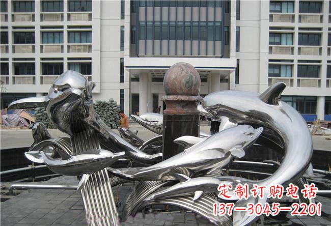 山东海豚雕塑融合浪漫和优雅