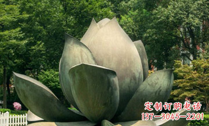 山东不锈钢莲花公园精美的雕塑装点
