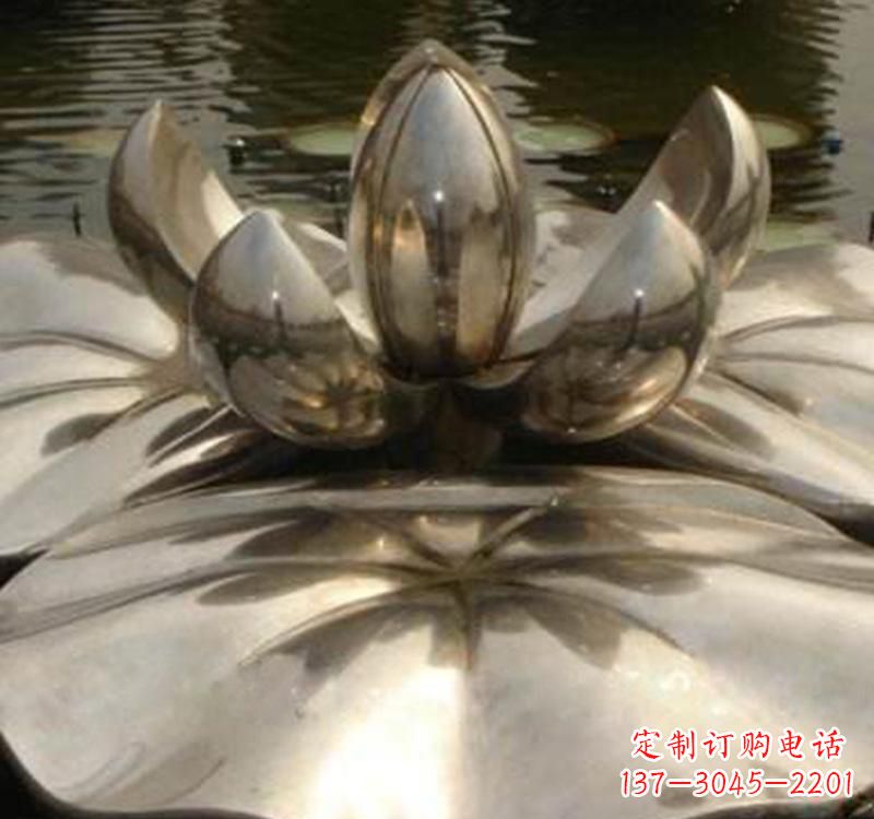 山东不锈钢莲花喷泉雕塑艺术结合新技术