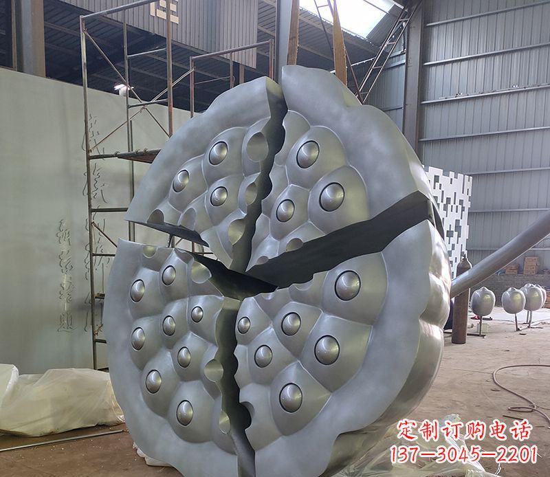 山东不锈钢莲蓬雕塑精美外形 引人入胜
