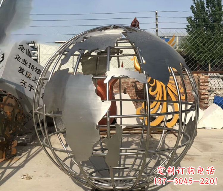 山东不锈钢镂空地球仪雕塑艺术技艺的精美体现