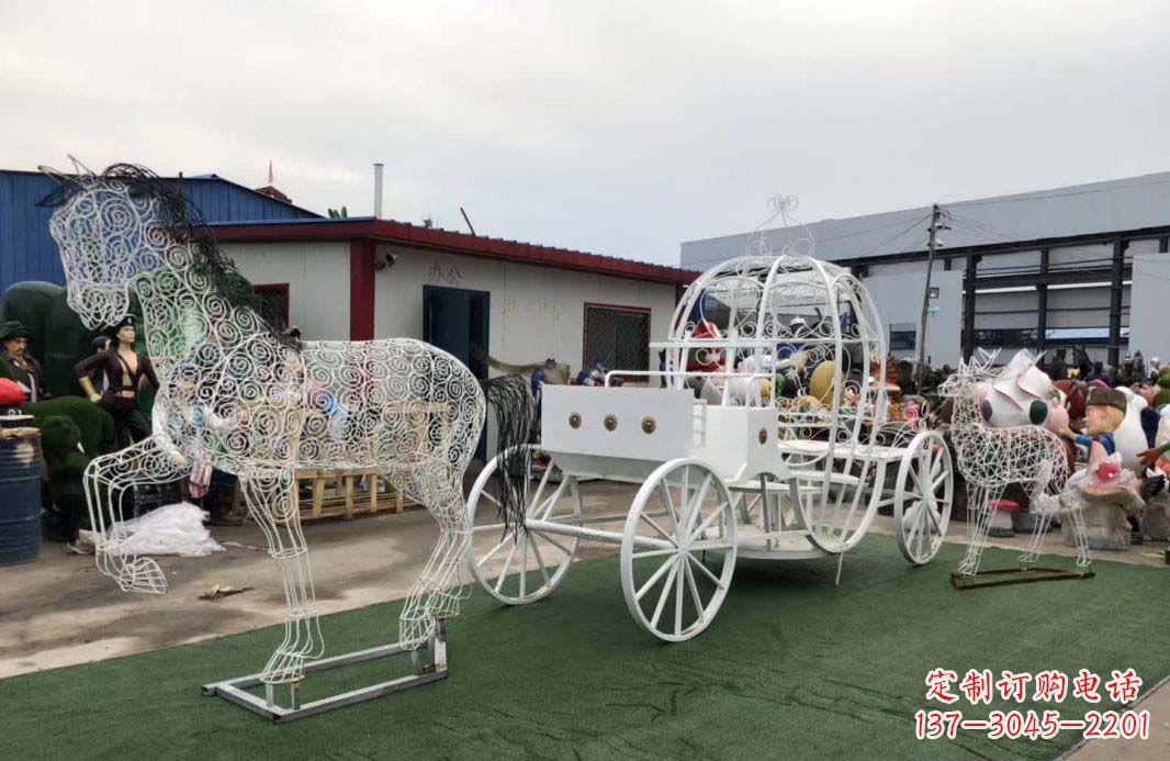 山东不锈钢镂空欧式马车雕塑精美造型点缀空间