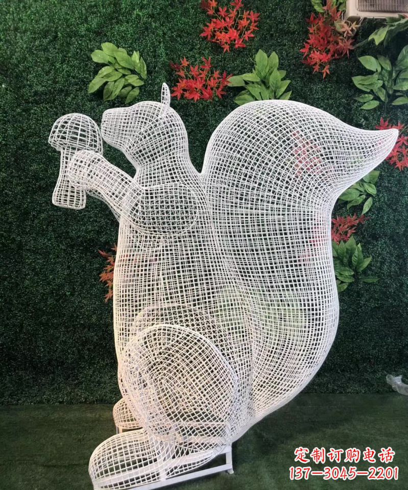 山东不锈钢松鼠雕塑展现自然的美