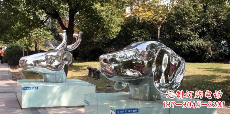 山东狗头公园不锈钢鹿和狗雕塑