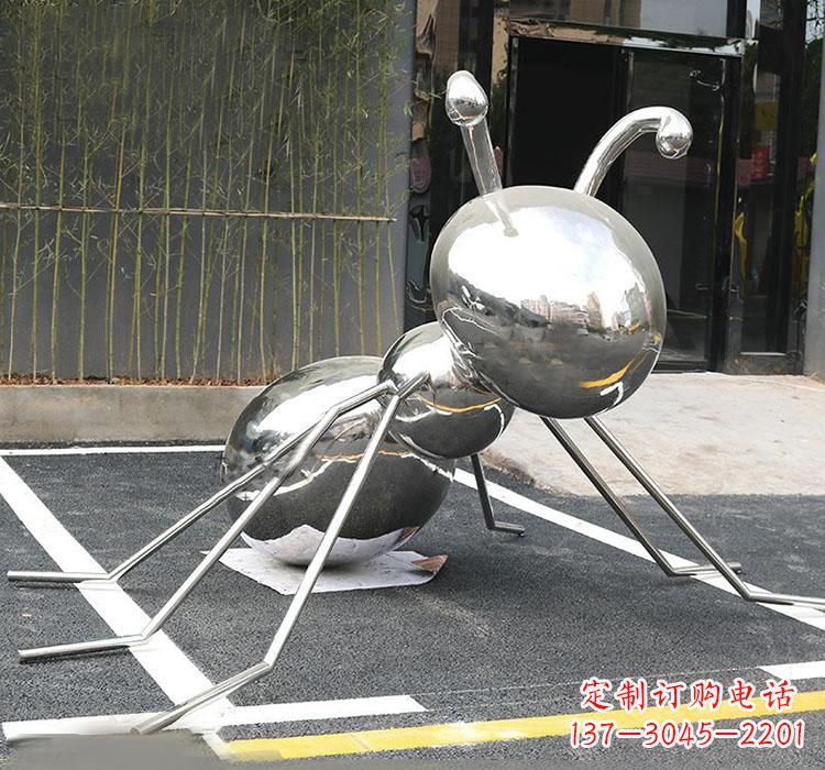 山东不锈钢蚂蚁雕塑象征着勤劳与坚毅