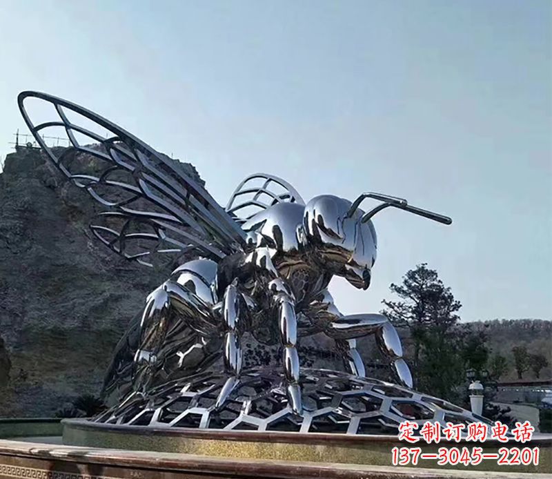 山东不锈钢蜜蜂雕塑精美雕塑点缀环境