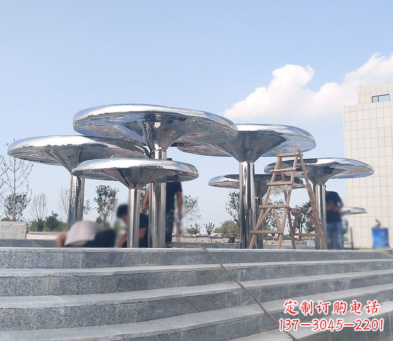 山东艺术精美的不锈钢蘑菇公园雕塑