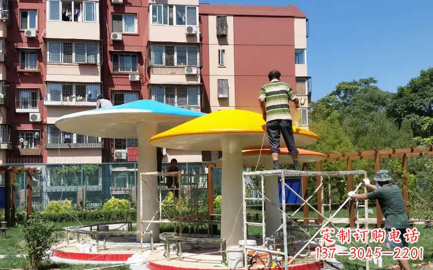 山东不锈钢蘑菇凉亭——精美雕塑点缀绿意