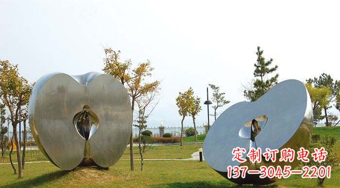 山东不锈钢苹果雕塑象征新生活的精神