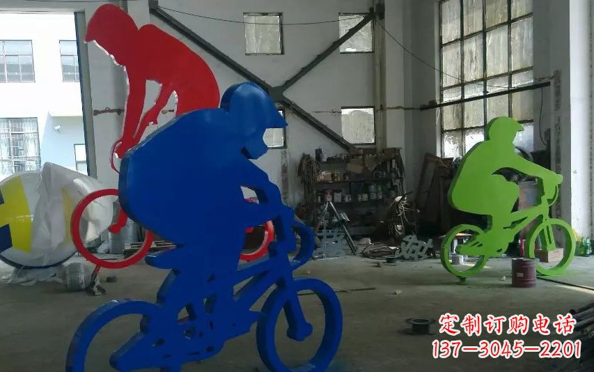 山东不锈钢骑自行车的运动雕塑