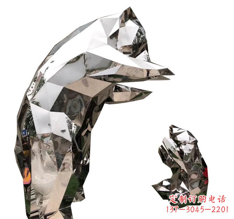 山东不锈钢园林熊猫雕塑——传承中国文化