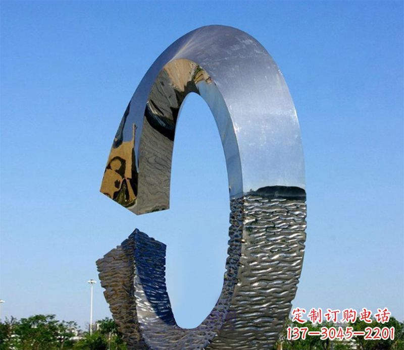 山东环绕着美好的景观雕塑