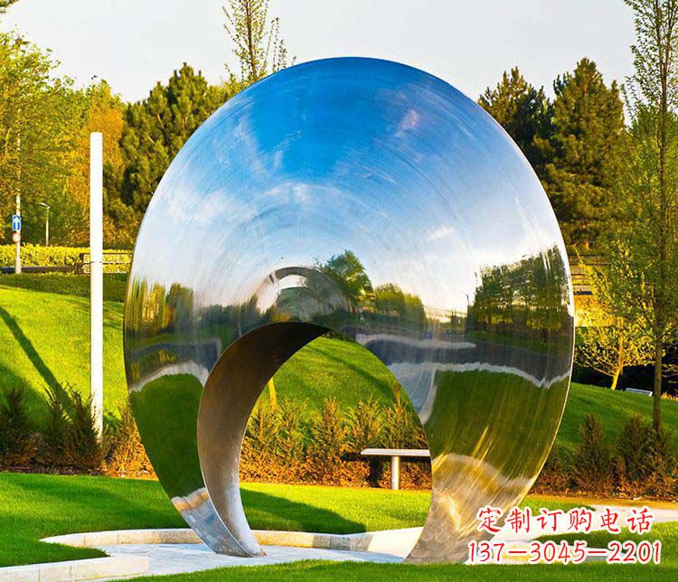 山东环环相扣的圆环雕塑