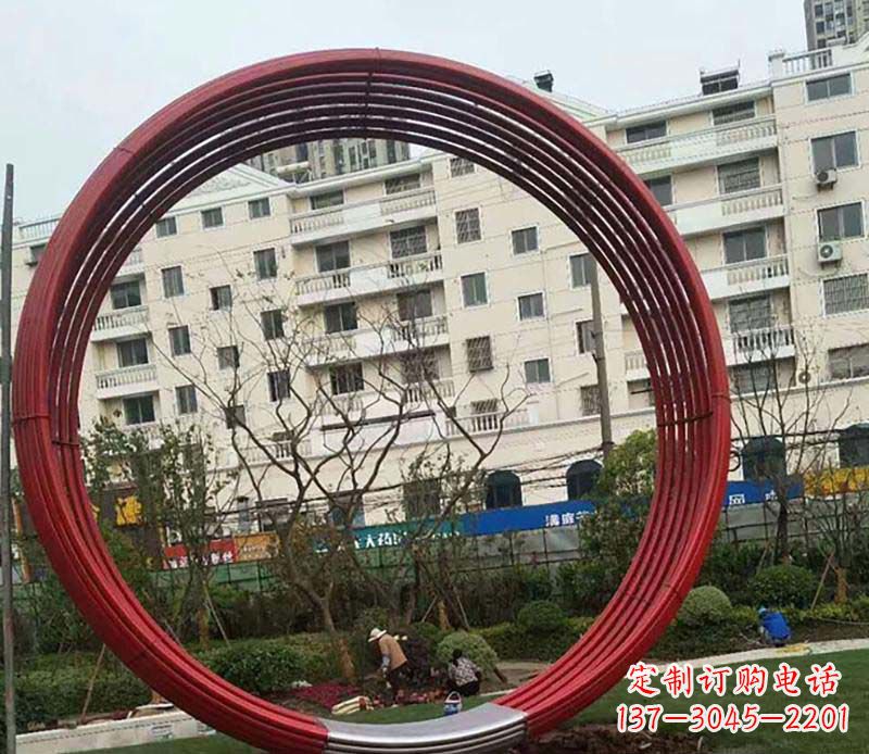 山东不锈钢圆环雕塑精致而经久耐用