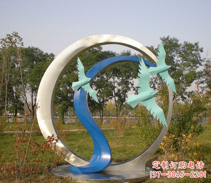 山东不锈钢圆环雕塑精致而优雅