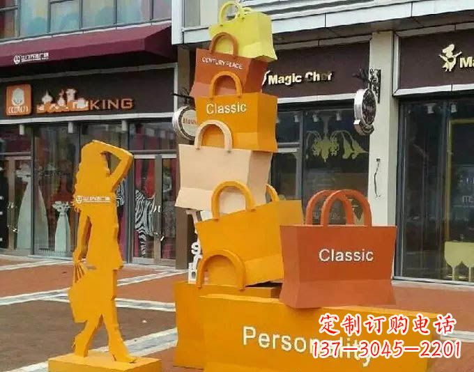 山东步行街不锈钢购物袋和抽象人物雕塑