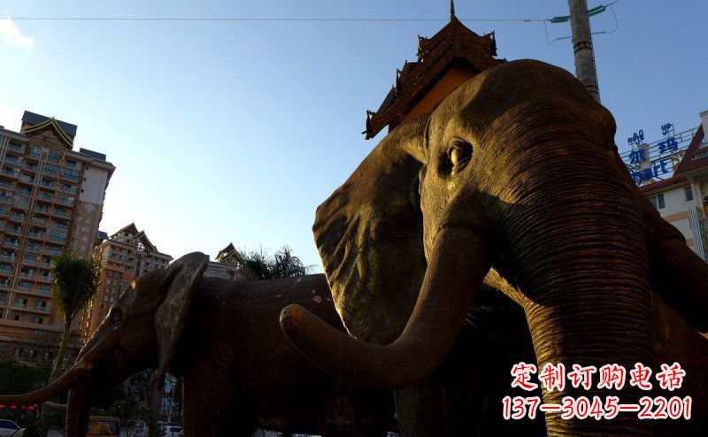 山东步行街上的大象雕塑——给街道带来活力
