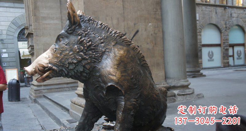 山东步行街野猪景观铜雕