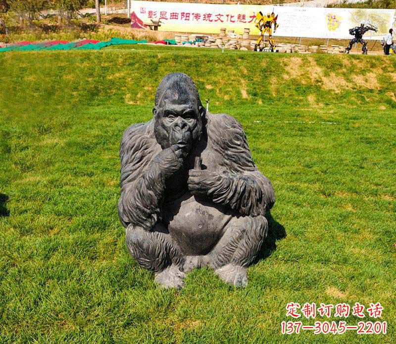 山东猩猩雕塑——草坪猩猩公园的艺术精品