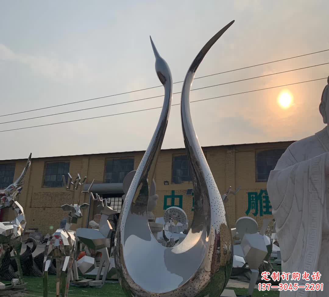 山东雕塑镜面天鹅