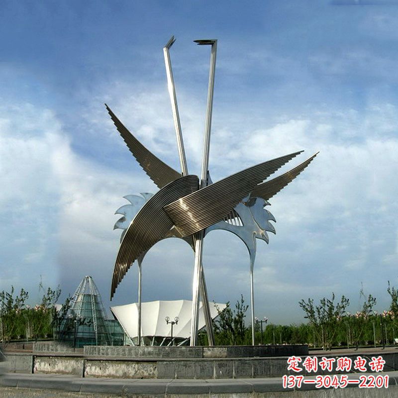 山东城市广场不锈钢铁艺抽象仙鹤景观雕塑