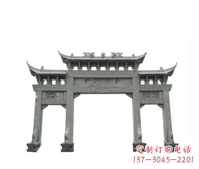 山东牌楼上的雕塑