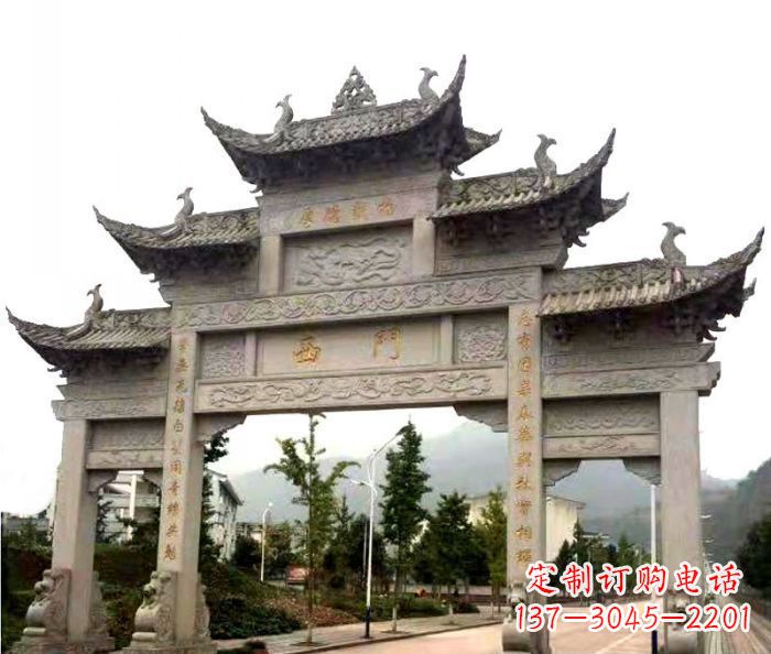 山东村口三门石雕牌楼