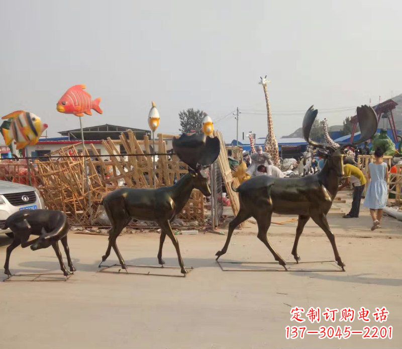 山东大角鹿群的铜雕美丽的艺术精品