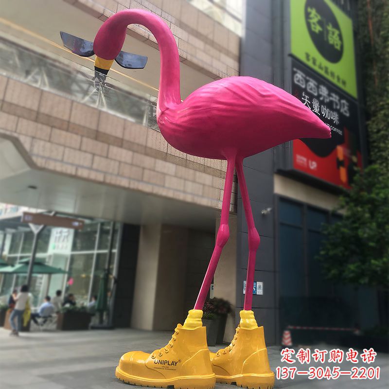 山东精美多彩的火烈鸟雕塑