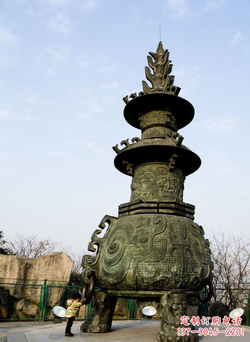 山东大型三足香炉寺庙铜雕塑