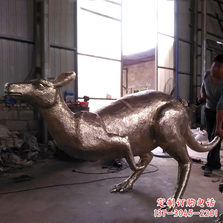 山东精美袋鼠纯铜雕塑
