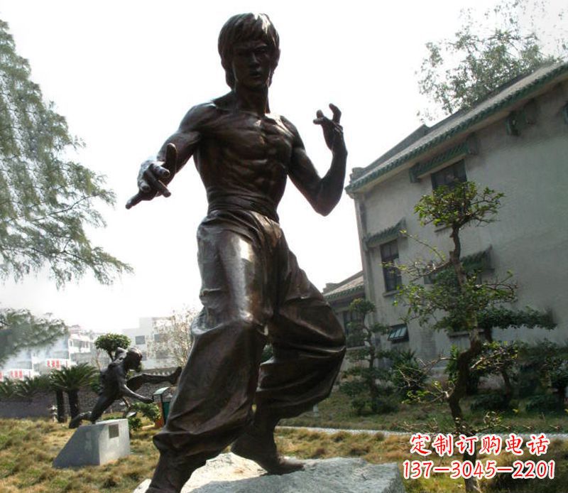 山东传奇人物李小龙铜雕