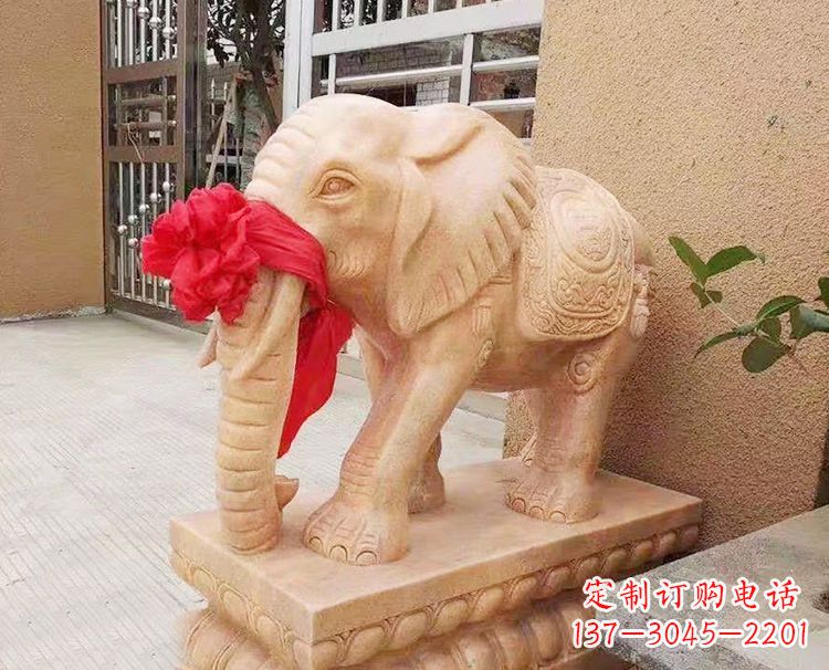 山东精心雕刻大象石雕