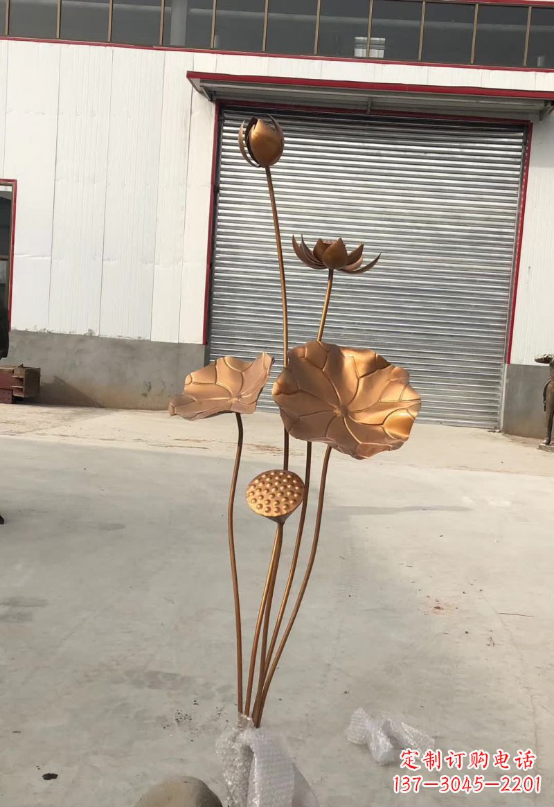 山东古典锻铜荷花雕塑