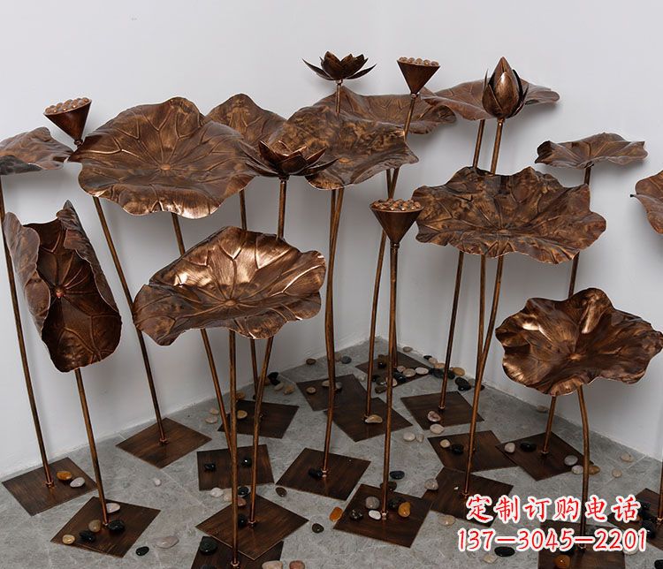 山东锻铜荷花景观雕塑