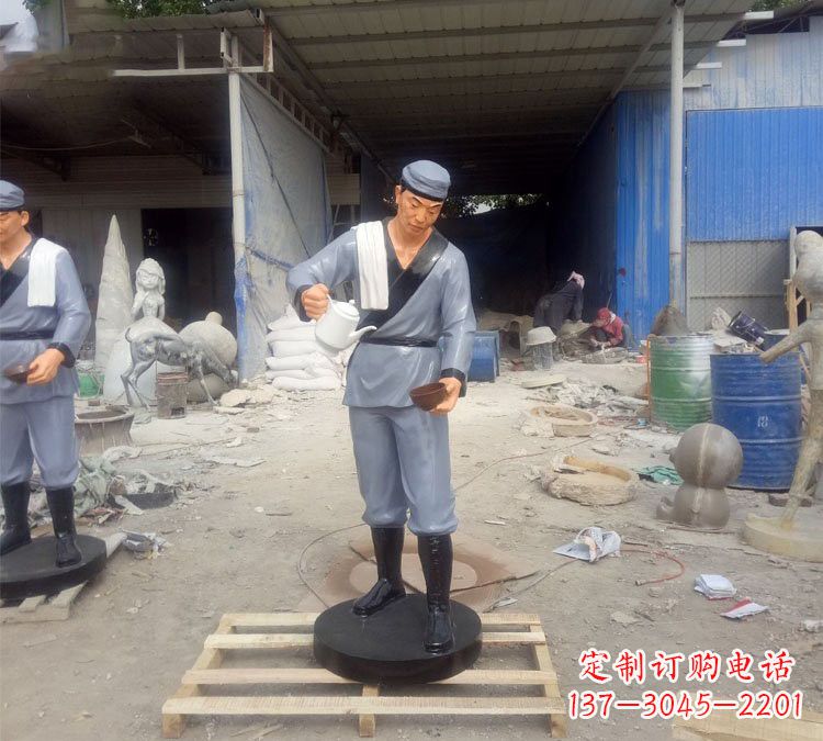 山东饭店门口玻璃钢仿真店小二雕塑