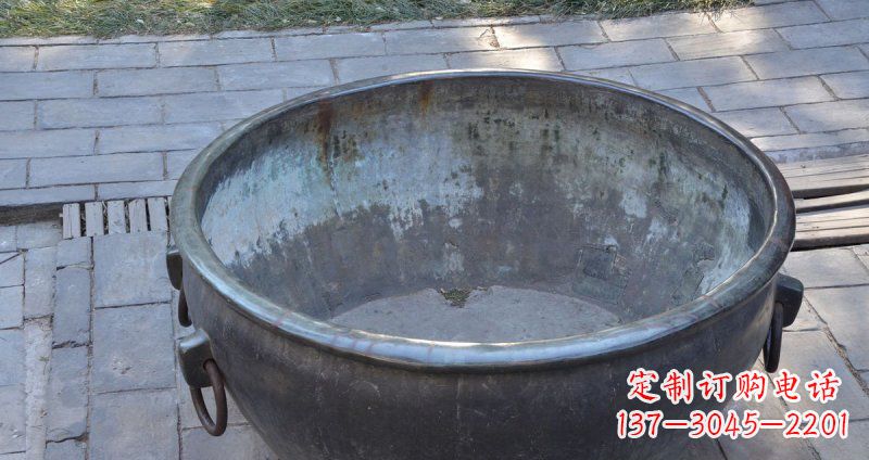 山东仿古纹饰铜水缸雕塑