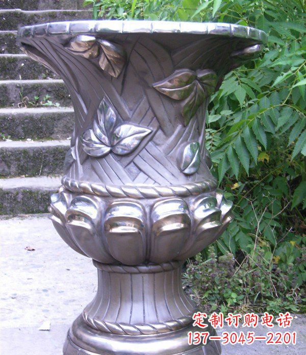 山东玻璃钢花盆雕塑
