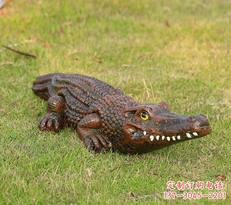 山东仿真鳄鱼雕塑园林动物景观雕塑