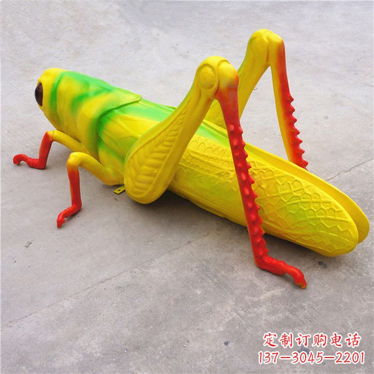 山东仿真蝗虫玻璃钢蚂蚱雕塑
