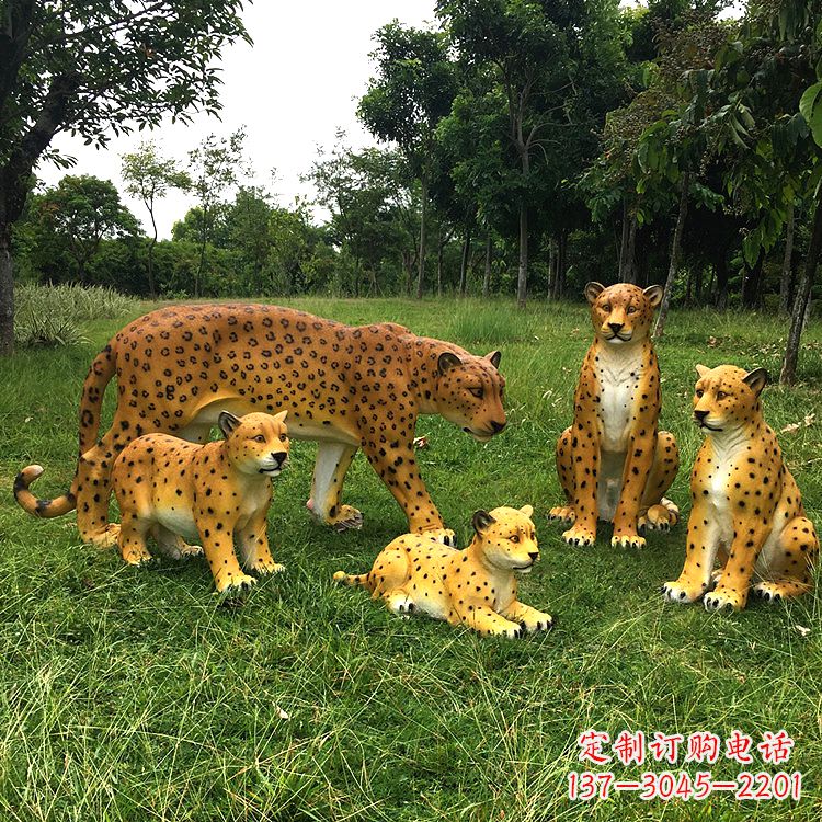 山东精美玻璃钢豹子雕塑