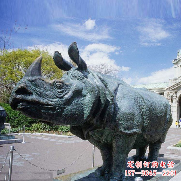 山东仿真犀牛铜雕-公园园林动物雕塑摆件