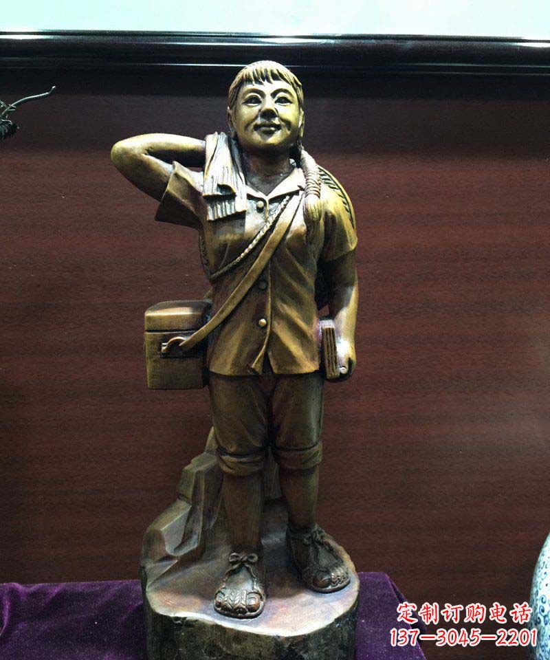 山东浪漫而优雅的铜雕女人雕塑