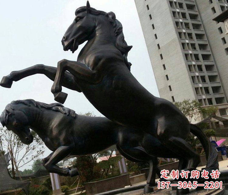 山东公园奔马动物铜雕塑