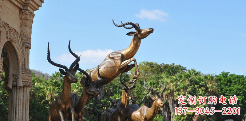 山东跃动的羚羊雕塑