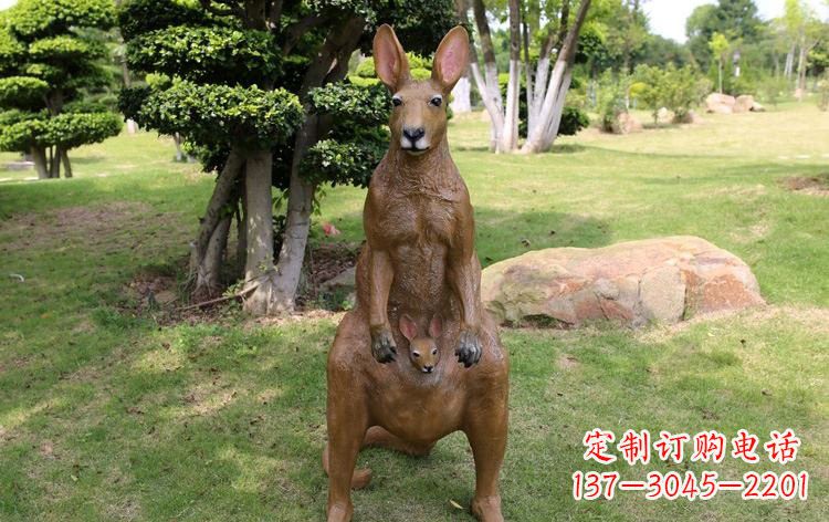 山东公园玻璃钢仿真袋鼠雕塑