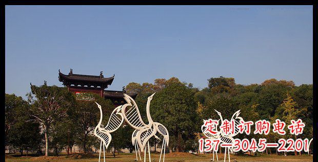 山东中领雕塑的精美不锈钢仙鹤雕塑